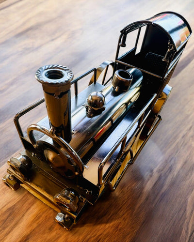 Lokomotyw av järn "Retro Express" – dekoration, modell, handgjord med möjlighet till gravyr som present