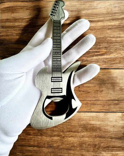 Flasköppnare Gitarr Rock'n'Open, 2 varianter, personalisering med gravyr som present
