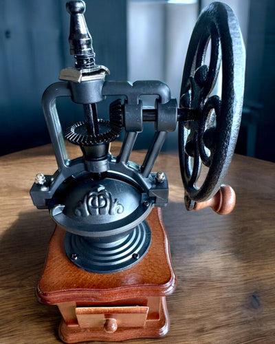 Retro kaffekvarn "Vintage Café" 27 cm hög, med möjlighet till personlig gravyr som present