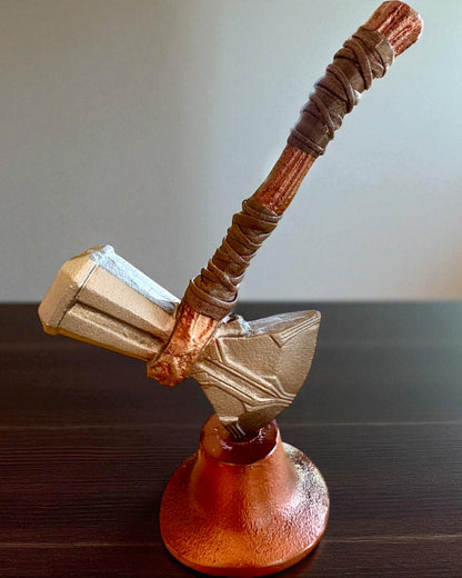 Storm Relic – dekorativ hammare med bas, 26 cm, handgjord, möjlighet till anpassning med gravyr som present