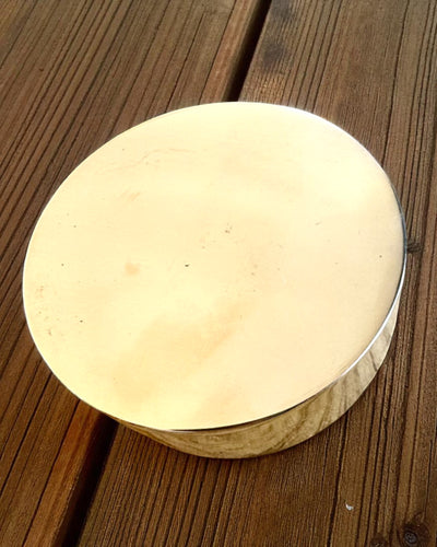 Solkompass Voyager 7cm – mässings solur med kompass, personalisering med gravyr som present