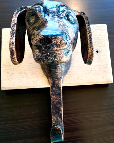 Mässingskrok Hundvän, handgjord, möjlighet till anpassning med gravyr på trä