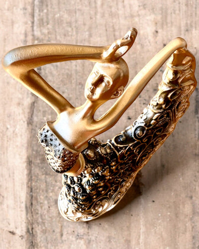 Elegant skulptur "Tancerka Złotego Blasku", 29 cm hög, med möjlighet till gravyr som present