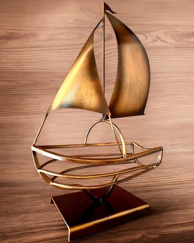 Metallvinställ 45 cm högt, "Sjömansfantasi" - i form av ett segelfartyg med möjlighet till gravyr som present