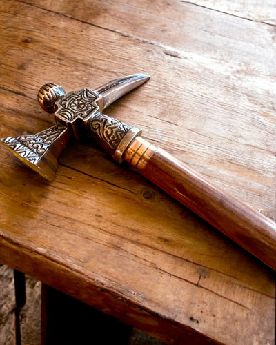 Promenadkäpp - WIKING med ett huvud i form av en stridshammare, möjlighet till personlig gravyr som present