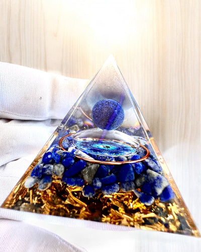 Orgonitisk energipyramid "Zenith" med Lapis Lazuli, perfekt som present