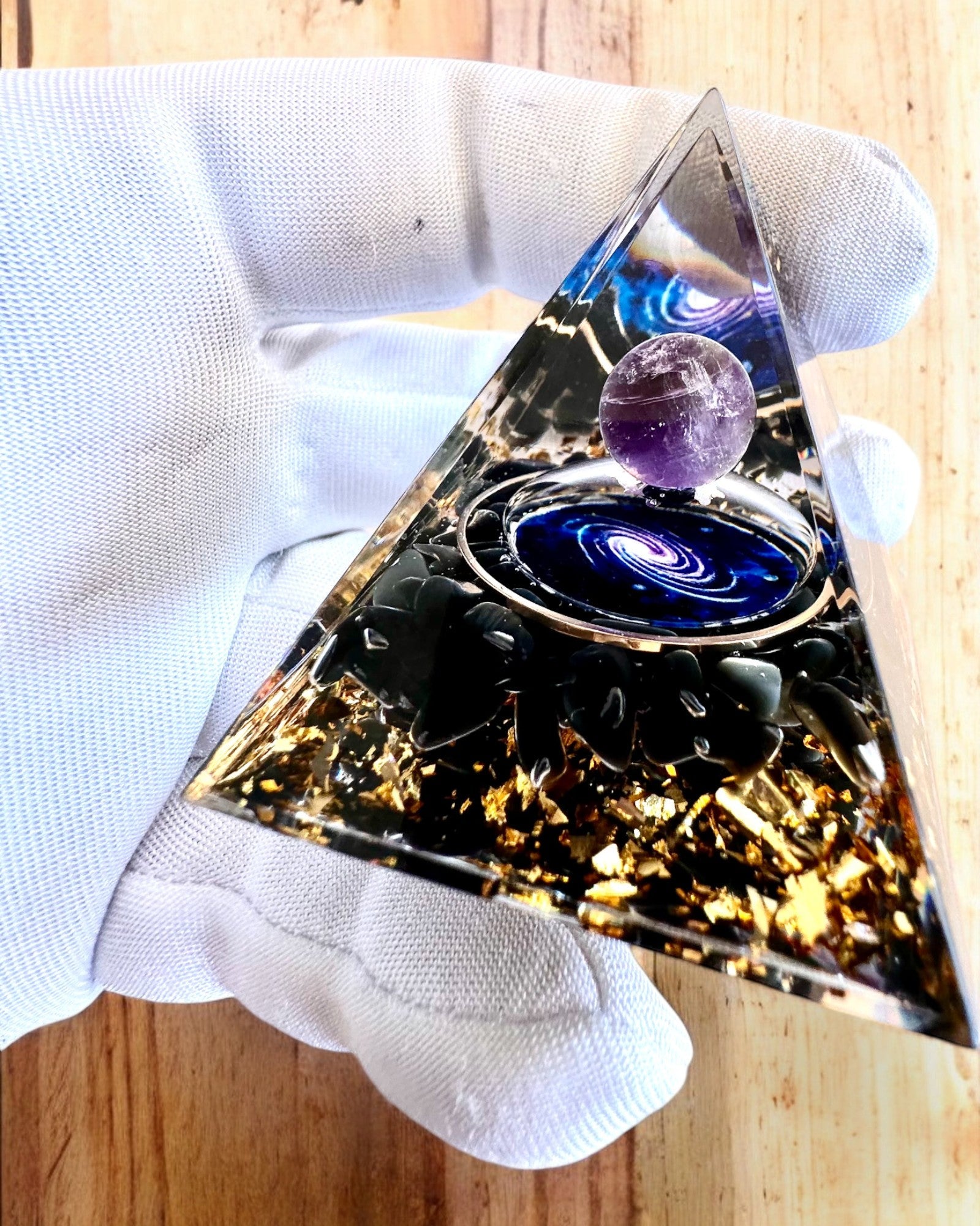 Orgonitisk energipyramid "Kosmisk Pyramid" Galaktisk Essens, som present