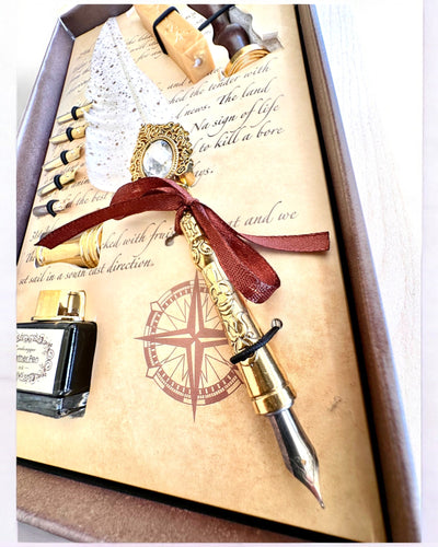 Kalligrafiset "Elegans i Praktiken" med Graveringsalternativ, som present. 2 färgvarianter att välja mellan.