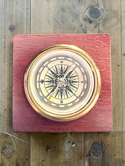 Kompass "Navigator2" - Klassisk elegans i mässing och trä, personalisering med gravyr som present