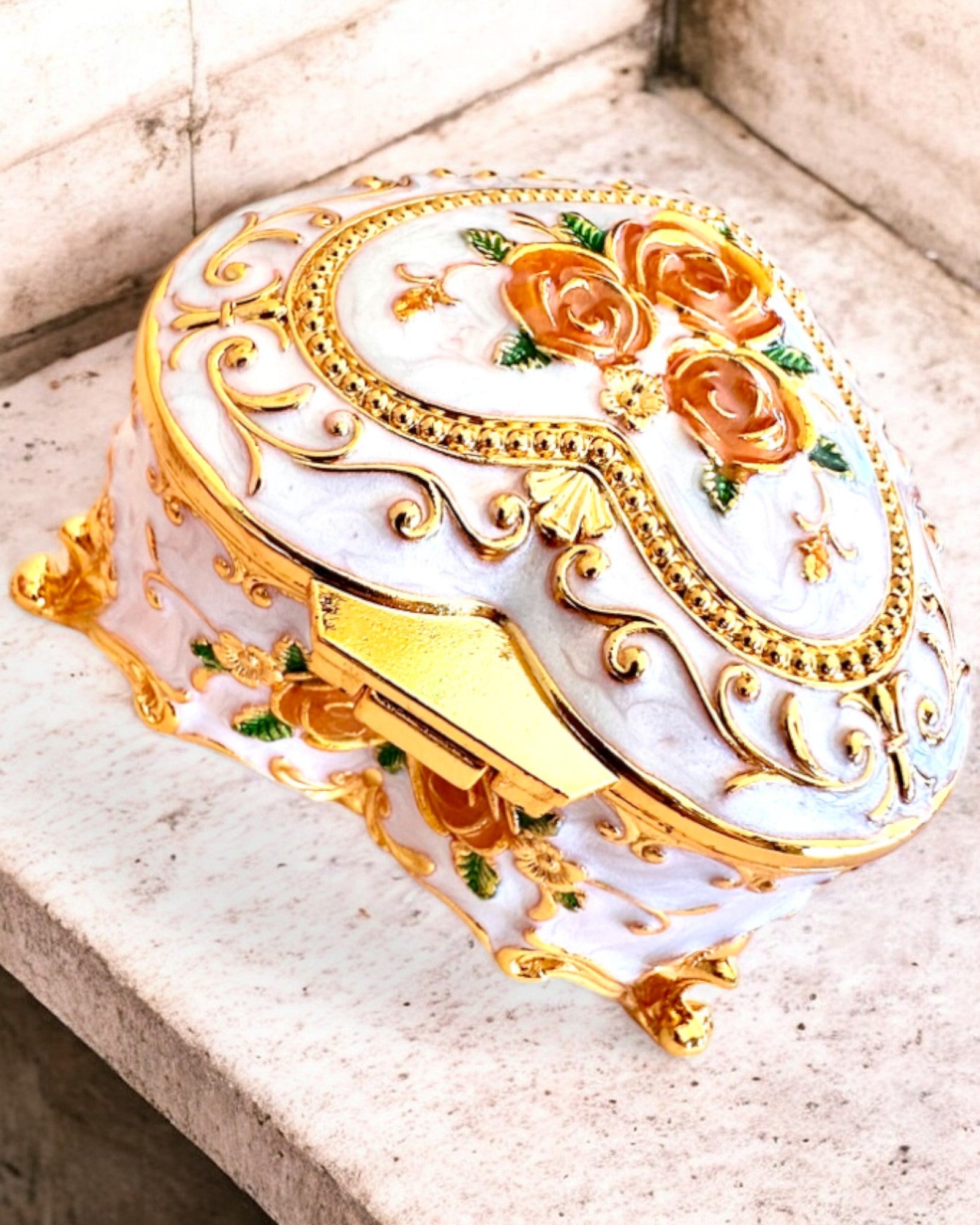 Smyckeskrin "Royal Elegance" - med gravyralternativ som present, 3 varianter att välja mellan