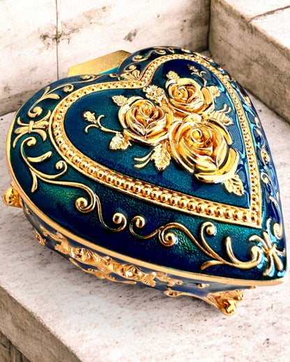 Smyckeskrin "Royal Elegance" - med gravyralternativ som present, 3 varianter att välja mellan
