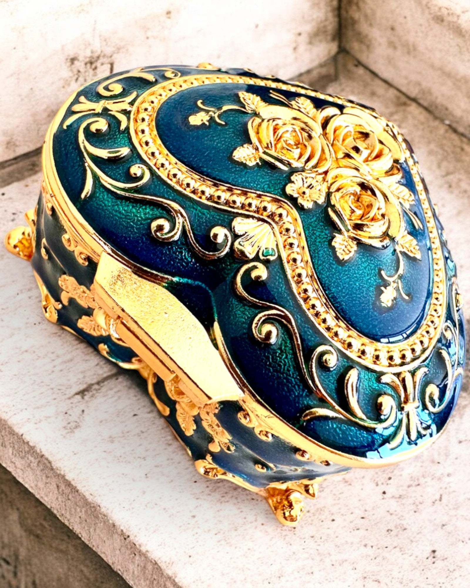 Smyckeskrin "Royal Elegance" - med gravyralternativ som present, 3 varianter att välja mellan