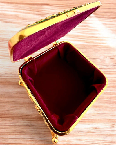 Skrin "Royal Elegance" med gravyralternativ som present