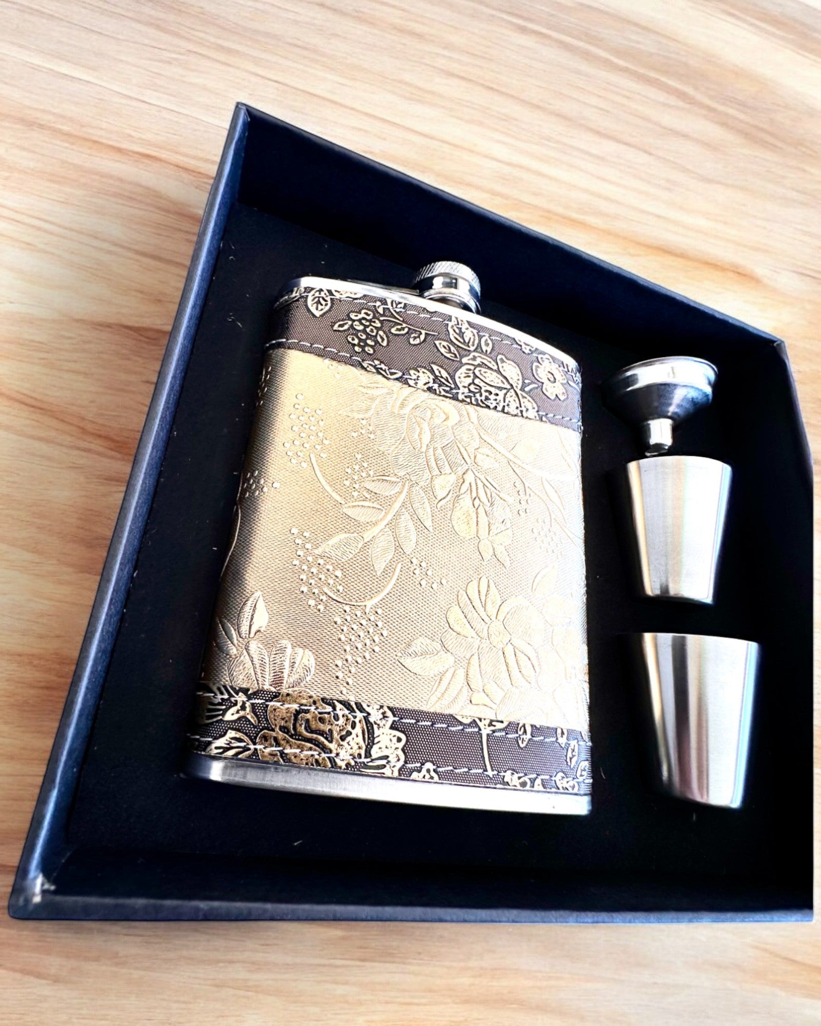 Elegant fickplunta "Golden Rose" med glasuppsättning, personlig gravyr som present