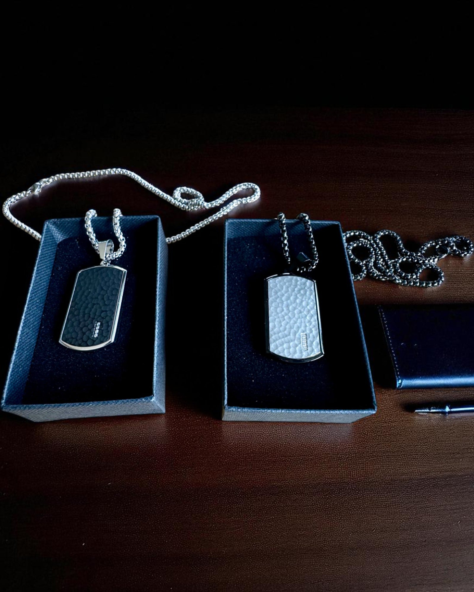 Herrhalsband Dog Tag "SteelVision" – rostfritt stål, 15 varianter, anpassning med gravyr
