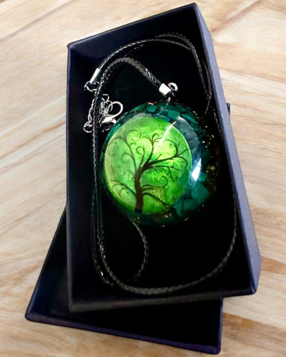 "Malachitowy Amulet Życia" - halsband med möjlighet till personlig gravyr som present