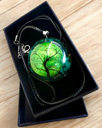 "Malachitowy Amulet Życia" - halsband med möjlighet till personlig gravyr som present
