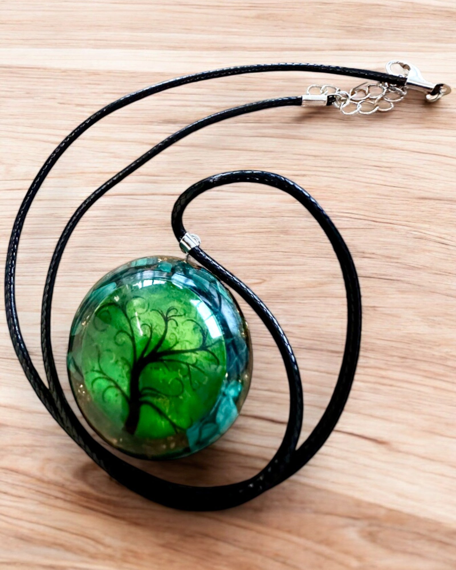 "Malachitowy Amulet Życia" - halsband med möjlighet till personlig gravyr som present