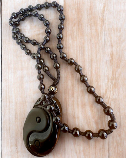 Obsidian Yin Yang Amulett med Gravyr - Harmoni och Skydd, personalisering med gravyr som present