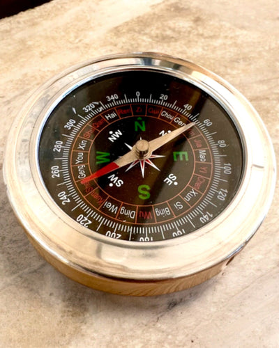 Feng Shui-kompass – Stålprecision, personalisering med gravyr som present