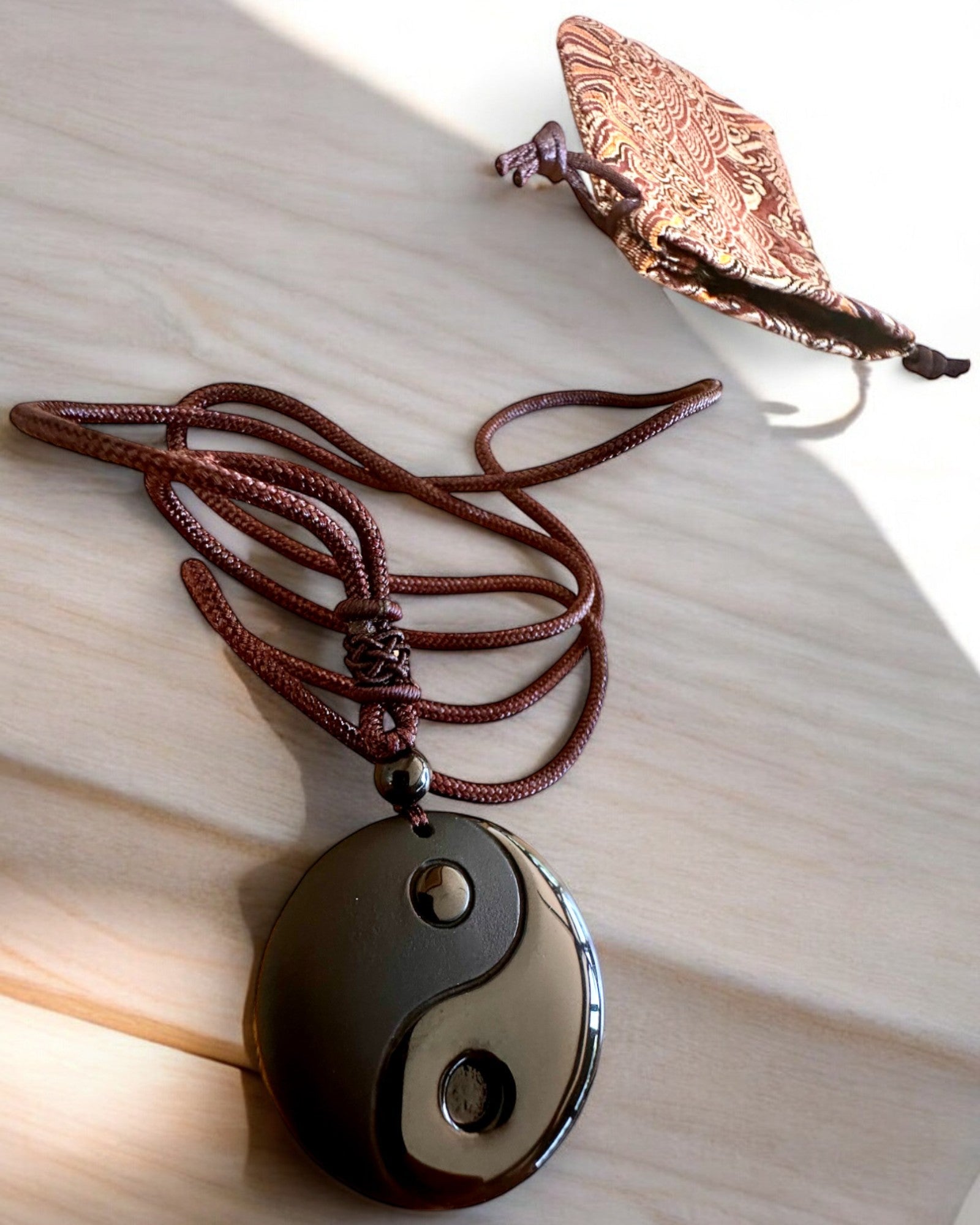 Boho-halsband med Obsidian Yin Yang Tai Chi, möjlighet till personlig gravyr som present