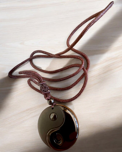 Boho-halsband med Obsidian Yin Yang Tai Chi, möjlighet till personlig gravyr som present