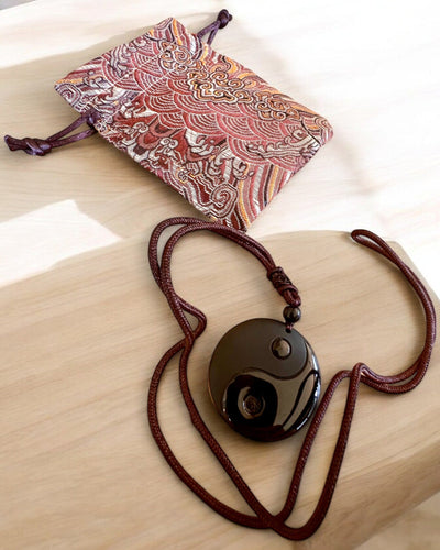 Boho-halsband med Obsidian Yin Yang Tai Chi, möjlighet till personlig gravyr som present