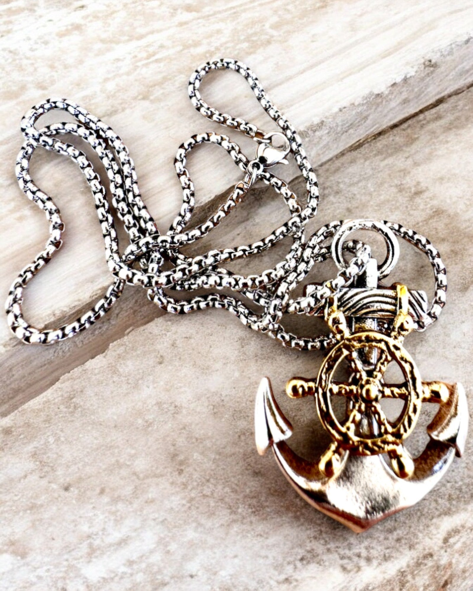 Amulett Morski "Kotwica Kapitana", halsband med gravyralternativ som present