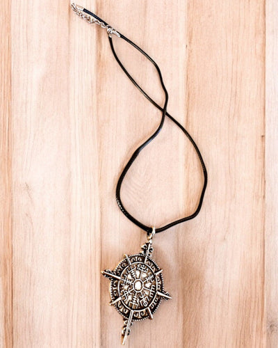 Amulett Nordens Krigare - Vikingkompass, möjlighet till personlig gravyr som present, 2 varianter att välja mellan