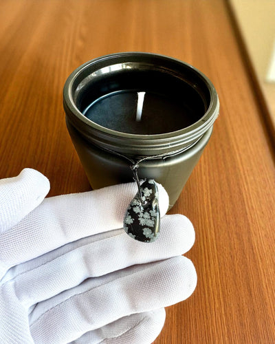 Intentionellt sojavaxljus Obsidians – självförtroende och inre styrka, 250 ml, möjlighet till anpassning som present