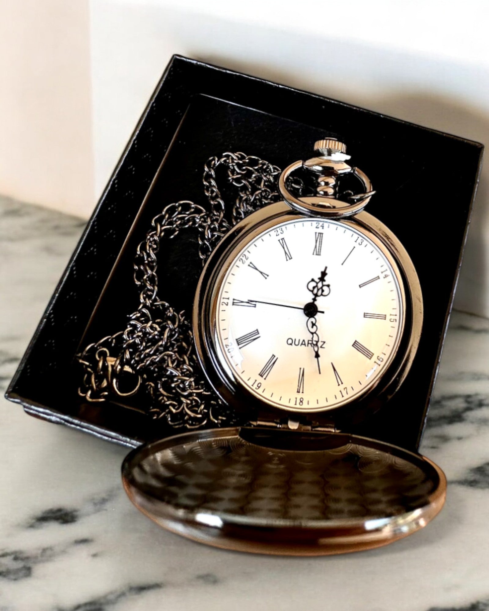 Elegant fickur "Czasownik" med graveringsalternativ som present