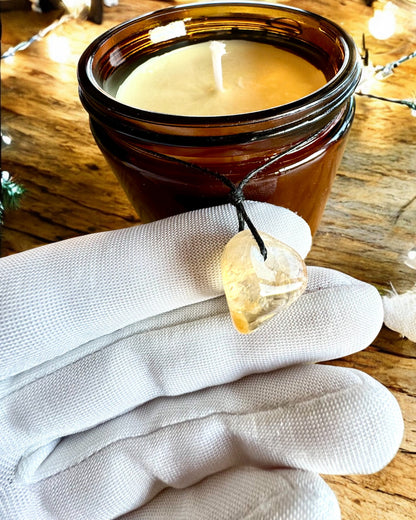 Intentionell sojavaxljus 250 ml med naturlig sten – välj din energi: Citrin eller Granat, personlig gravyr som present