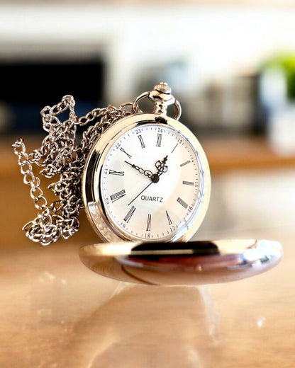 Elegant fickur "Czasowa Klasyka", silverfärgad, möjlighet till personlig gravyr som present