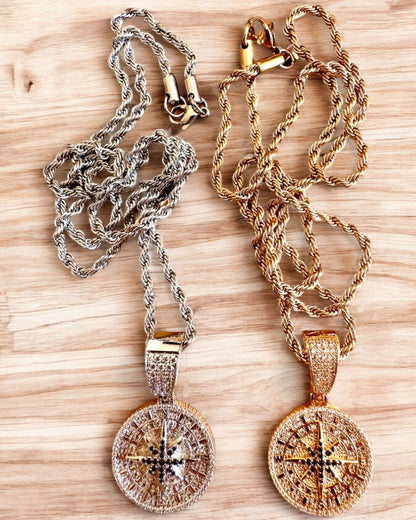 Halsband med Kompasshänge i Glamourstil med Cubic Zirconia för Kvinnor och Män - 2 alternativ att välja mellan, personalisering med gravyr som present