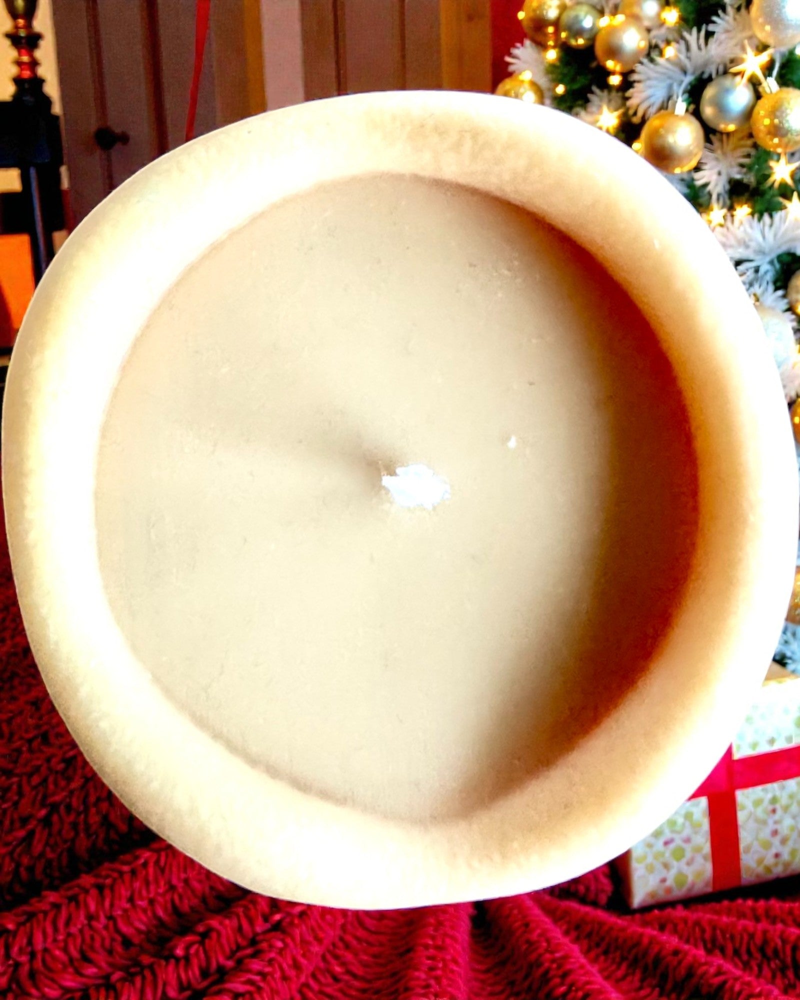 Sojaljus Vinterräv, 7,5 cm högt, handgjutet sojaljus med en söt sovande räv, kan personaliseras med gravyr på plattan