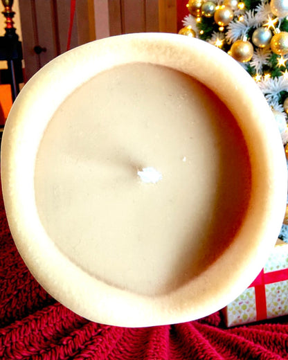 Sojaljus Vinterräv, 7,5 cm högt, handgjutet sojaljus med en söt sovande räv, kan personaliseras med gravyr på plattan