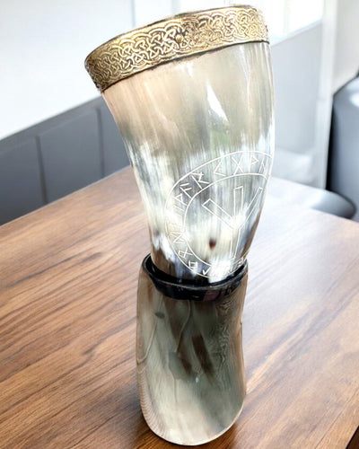 Hornmugg "Viking Valor" - Handgraverad, Premiumkvalitet - 4 varianter att välja mellan