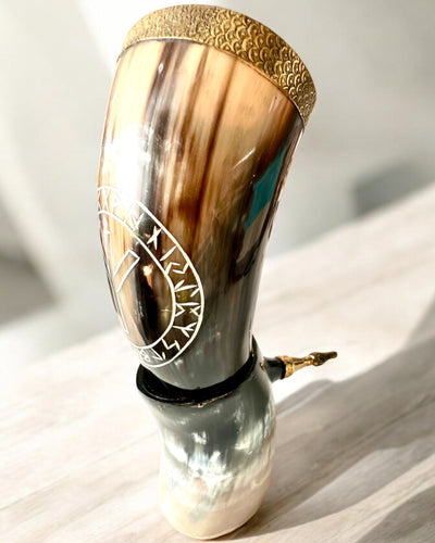 Hornmugg "Viking Valor" - Handgraverad, Premiumkvalitet - 4 varianter att välja mellan