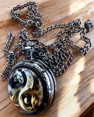 Fickur "Drakens Cirkel 2" – en stilfull accessoar med en touch av magi - personalisering med gravyr som present