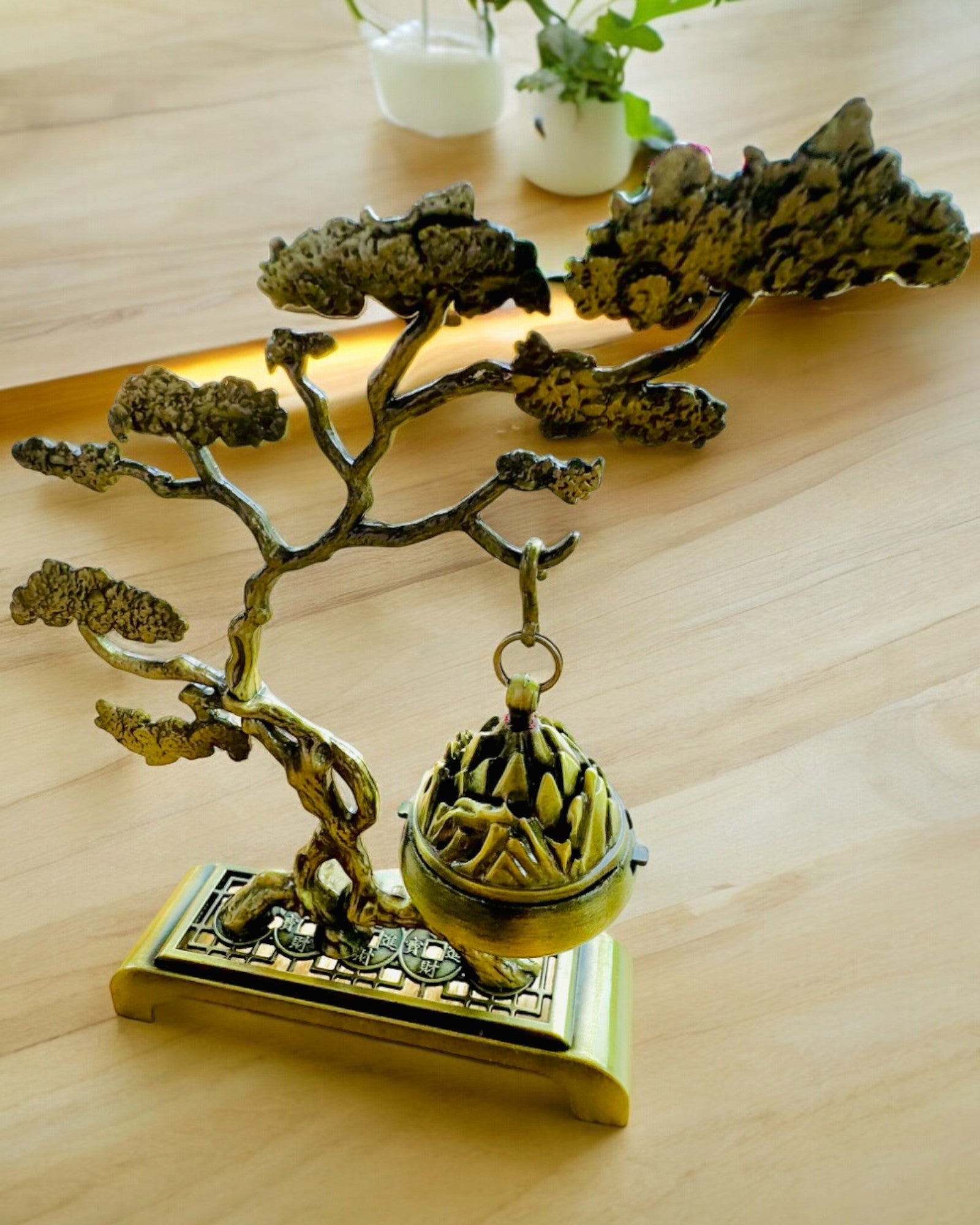 Elegant metallhållare för bonsai-rökelse - möjlighet till personlig gravyr som present