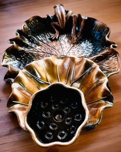 Elegant metallisk rökelsehållare Lotusblad - 4 varianter att välja mellan, möjlighet till personlig gravyr som present