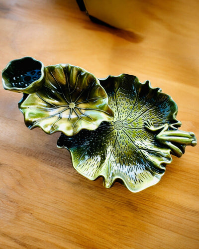 Elegant metallisk rökelsehållare Lotusblad - 4 varianter att välja mellan, möjlighet till personlig gravyr som present