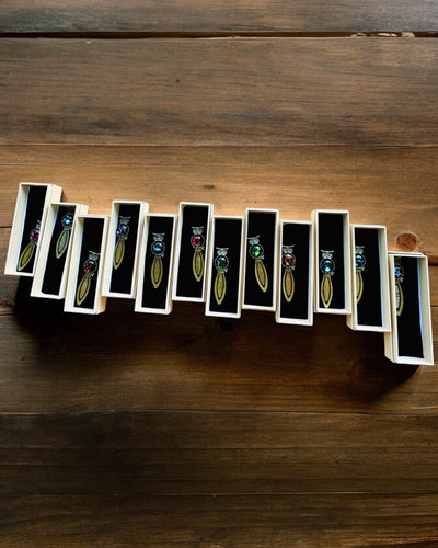 Bokmärke "Uggla med Konstellationer" - 12 varianter att välja mellan, personalisering med gravyr