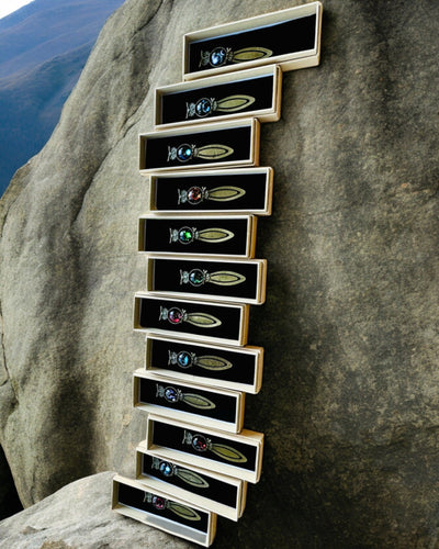 Bokmärke "Uggla med Konstellationer" - 12 varianter att välja mellan, personalisering med gravyr