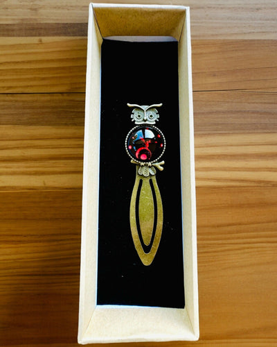 Bokmärke "Uggla med Konstellationer" - 12 varianter att välja mellan, personalisering med gravyr