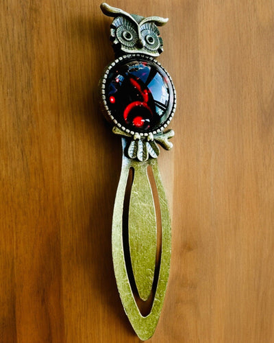 Bokmärke "Uggla med Konstellationer" - 12 varianter att välja mellan, personalisering med gravyr