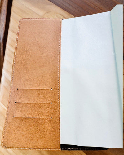 Exklusiv Läderanteckningsbok "Sekretnik" A5 med Kodlås - personalisering med gravyr