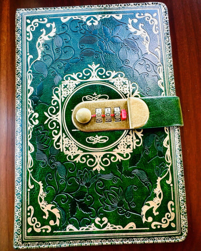 Exklusiv Läderanteckningsbok "Sekretnik" A5 med Kodlås - personalisering med gravyr