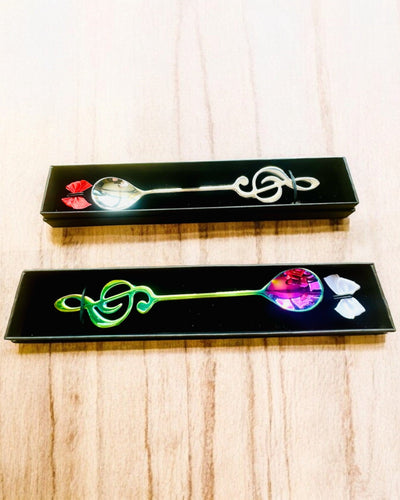 Elegant Sked med G-klav – Personlig present, 2 färgvarianter att välja mellan