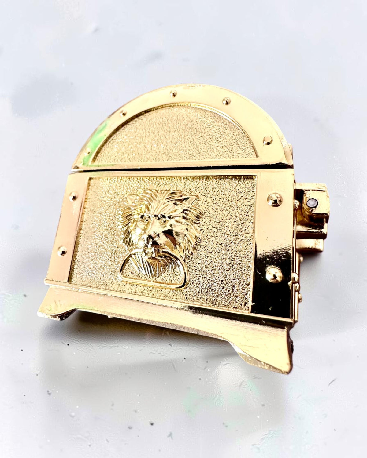 Retro metallskattkista med gravyr - Silverfärgad ask 7x5x5 cm